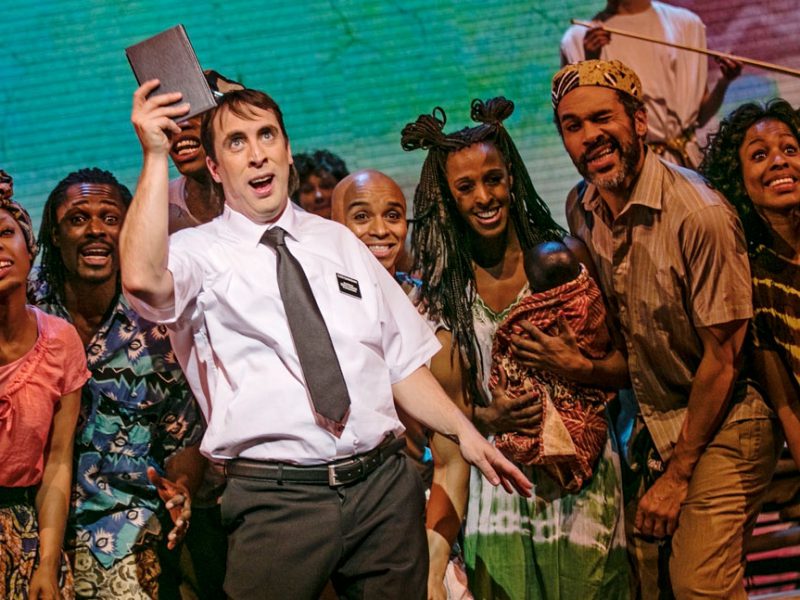 Hyddor och tempel i Book of Mormon på Chinateatern